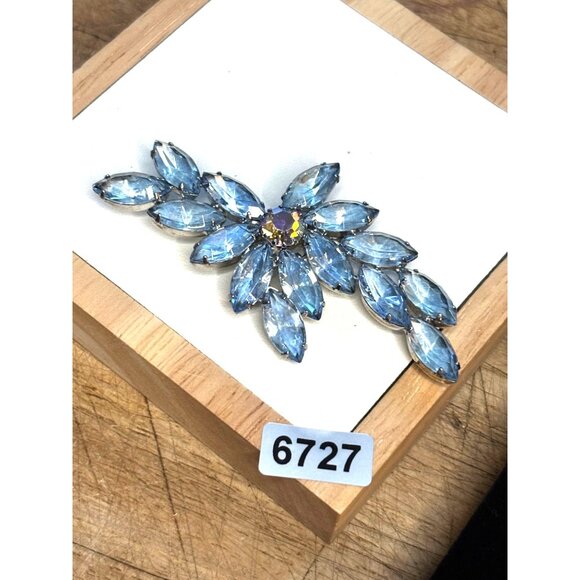 Vintage Rhinestone Brooch Pin With Blue Marquise Stones & Aurora Borealis Center - Picture 5 of 10